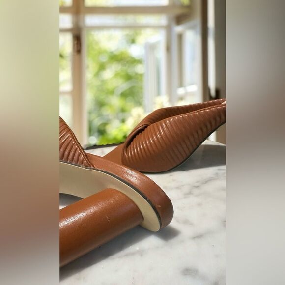 Gorgeous Twist Mule Slide Ribbed Heel Slip-on Square Toe Size 37 - Picture 16 of 16